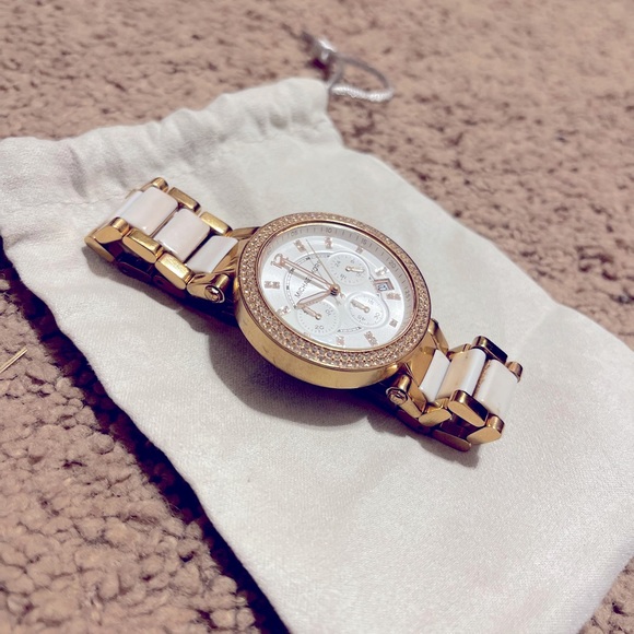 Michael Kors White/Gold Watch - Picture 9 of 10